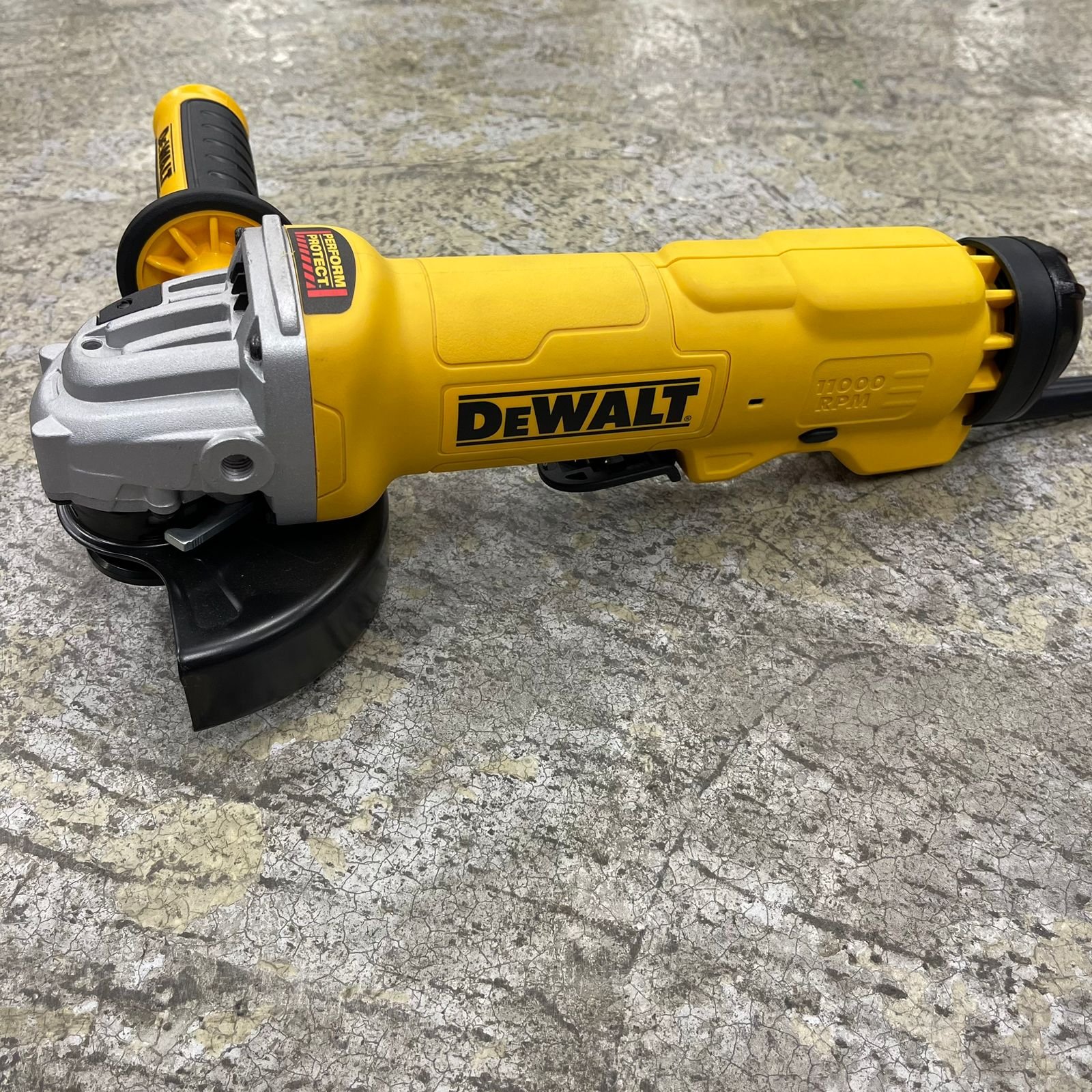 Esmerilhadeira Angular 115 125mm 1500W Dewalt DWE4314 B2 COREBRAL