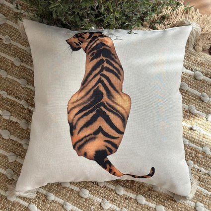 capa de almofada linhao decorativa tigre com tassel 45x45 deitada