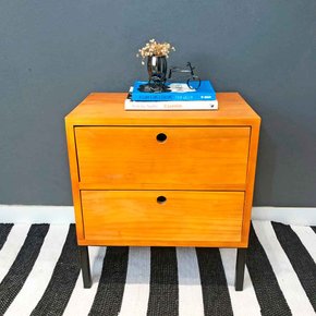 mesa lateral gaveteiro com pe style carvalho e preto 2