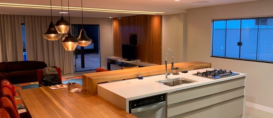 Sala e cozinha integradas: como melhorar a sonorização?