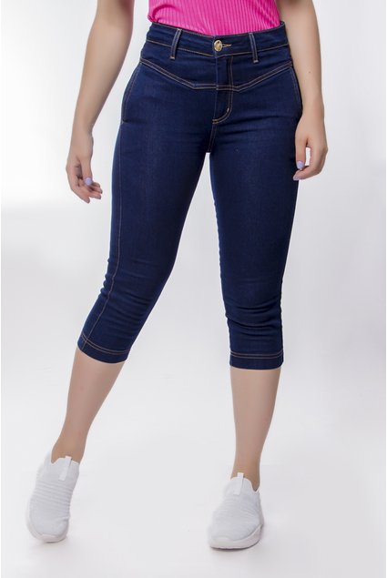 https://global.cdn.magazord.com.br/awejeans/img/2022/05/produto/1529/calca-capri-1-botao-nereci-feminina-awe-jeans-3.jpg?ims=fit-in/425x635/filters:fill(white)