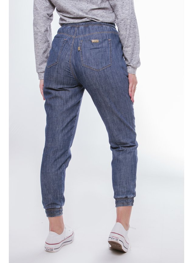 https://global.cdn.magazord.com.br/awejeans/img/2022/09/produto/1984/calca-jogger-totana-feminina-awe-jeans-4.jpg?ims=fit-in/635x865/filters:fill(white)