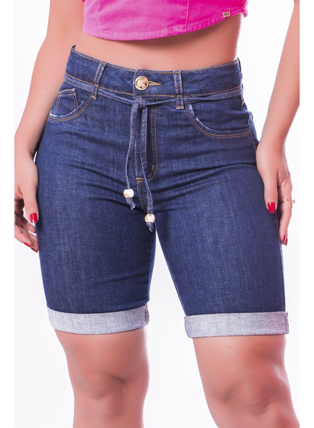 https://global.cdn.magazord.com.br/awejeans/img/2023/04/produto/3610/bermuda-jeans-confort-maria-feminina-awe-jeans-1.jpg?ims=fit-in/635x865/filters:fill(white)