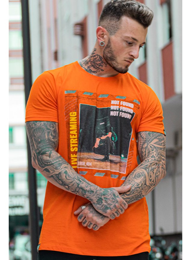 camiseta laranja error 404 masculina 1