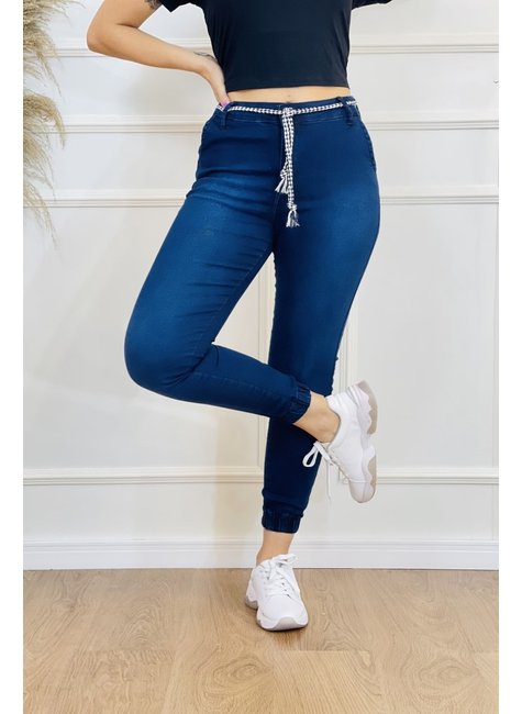 Calça Jeans Feminina One Jogger com Cinto de Corda
