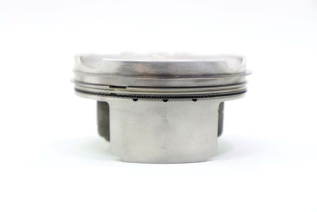 Piston Pour Suzuki GSXR 750 1994-1995 (GR7AA) - Pièce D'Occasion - Numéros 12100-17E20-050 Etc.