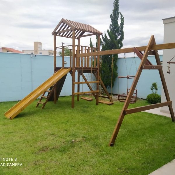 Parque de Torre Infantil Conjunto de Balanços Acoplados Parque de Torre Infantil Conjunto de Balanços Acoplados
