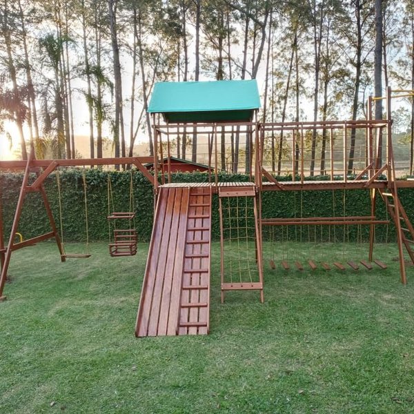 Casinha do Tarzan c/ Ponte e Balanços Acoplados Casinha do Tarzan c/ Ponte e Balanços Acoplados