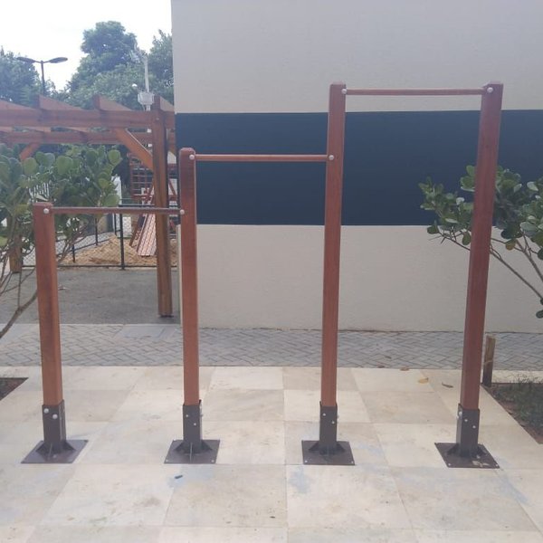 Conjunto de Barras Fixas em 3 Níveis - Madeira Conjunto de Barras Fixas em 3 Níveis - Madeira
