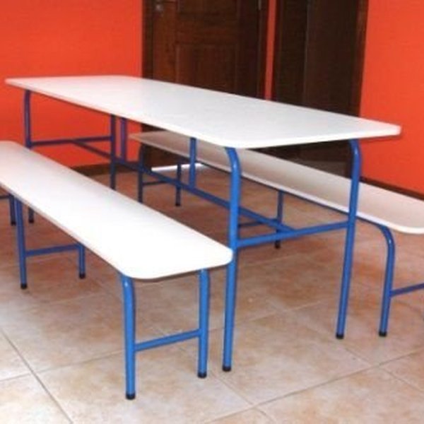 Conjunto de Mesa com Dois Bancos p/ Refeitório Infantil Conjunto de Mesa com Dois Bancos p/ Refeitório Infantil
