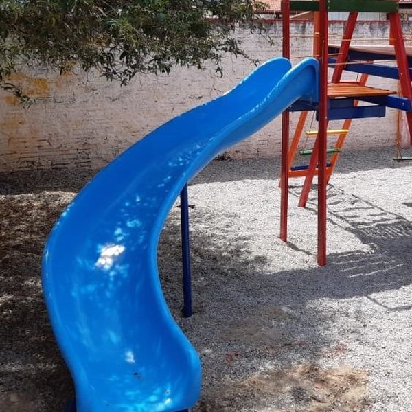 Escorregador Curvo 90° em Fibra de Vidro Escorregador Curvo 90° em Fibra de Vidro