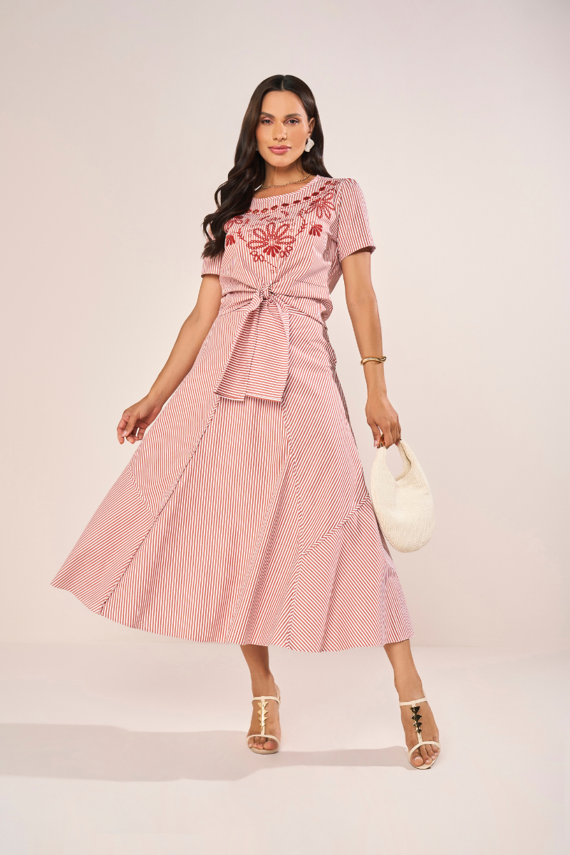 Conjunto Midi Listrado em Algodão com Bordado e Saia Evasê