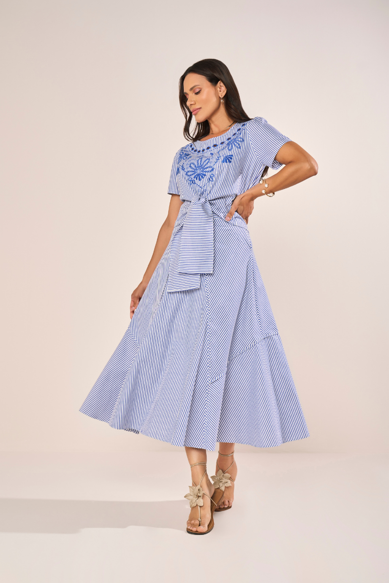 Conjunto Midi Listrado em Algodão com Bordado e Saia Evasê