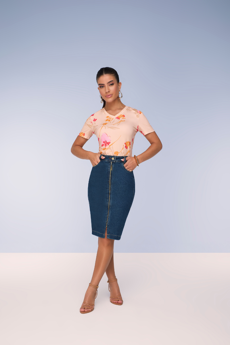 Saia Midi Jeans Reta com Zíper Frontal