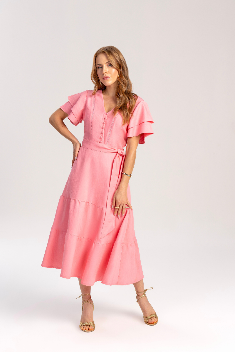 Vestido Midi Rosa com Babados e Faixa