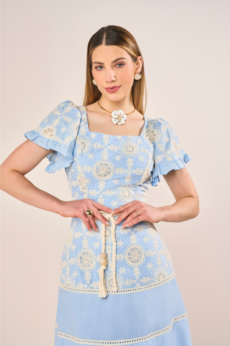 Vestido Midi Azul em Algodão Bordado com Guipir