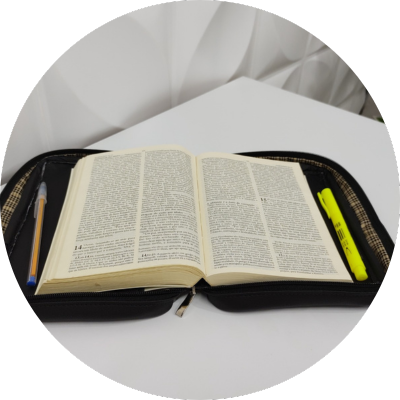 Bolsa Porta Bíblia Multiuso Estudos Preto - Coutre Bolsas (Aberto)
