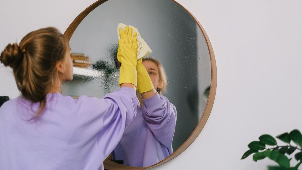 limpando espelho