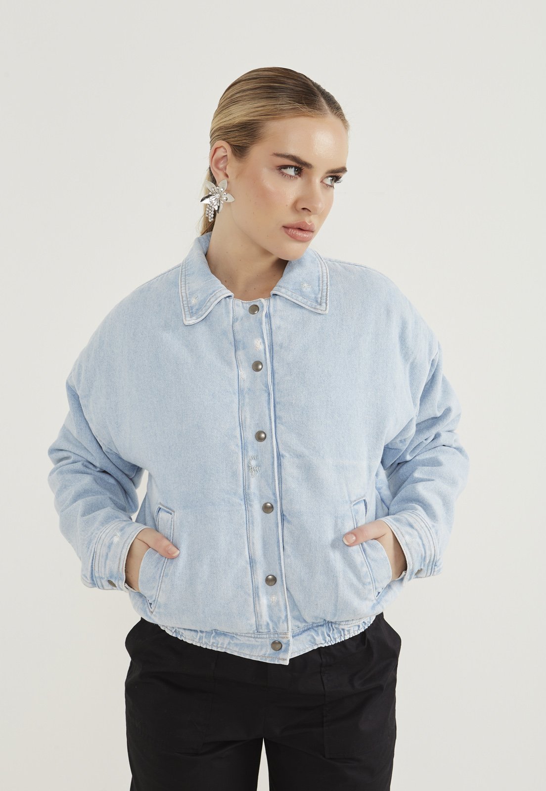 Jaqueta jeans best sale bomber feminina