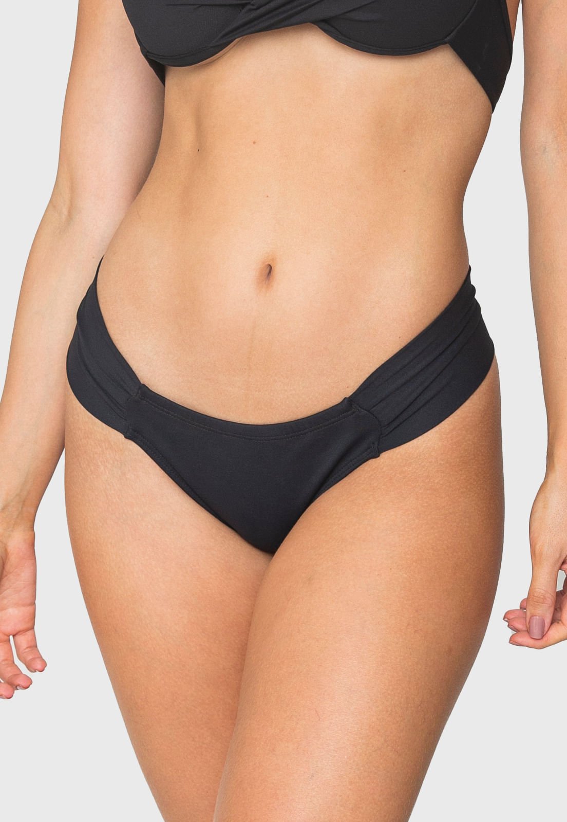 Calcinha de Biquíni sem elástico com lateral média franzida Preto Calcinha de Biquíni sem elástico com lateral média franzida Preto