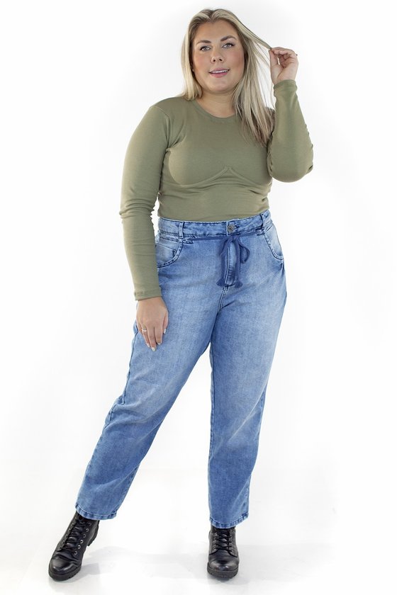 Calça Jeans Mom com Cadarço Plus Size