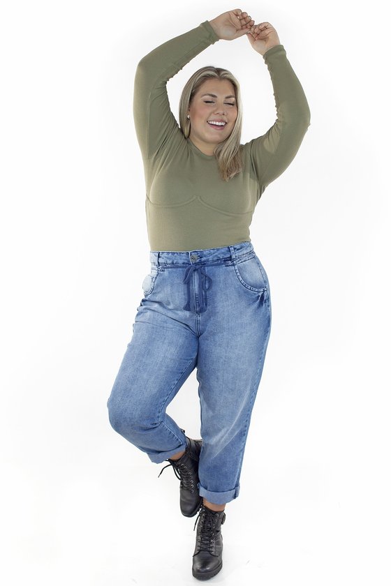 Calça Mom Jeans Plus Size