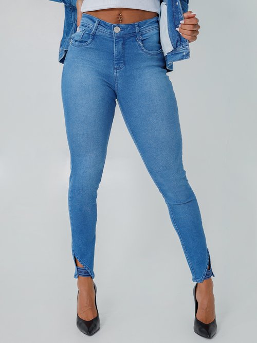 Calça Feminina Jeans Capri Modeladora Niina Safira Barra Dupla