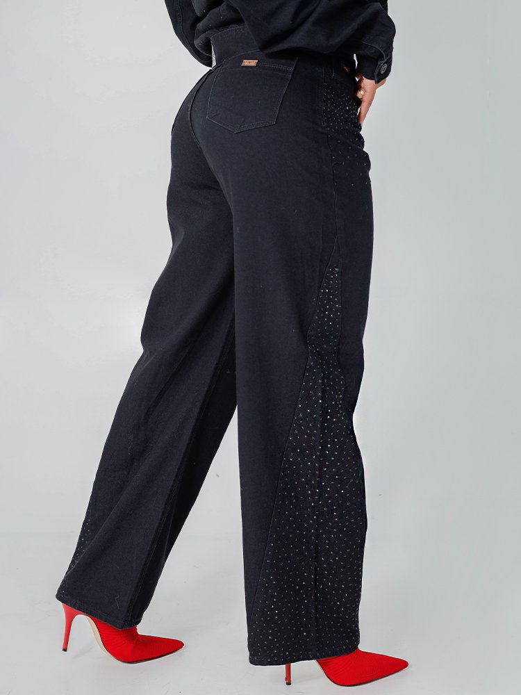 Calça Jeans Wide Leg com Pedrarias de Cristais