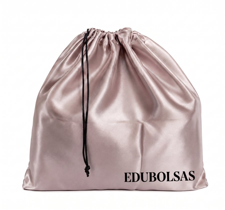 Embalagem de cetim ros&eacute; Edubolsas que acompanha as bolsas de couro leg&iacute;timo