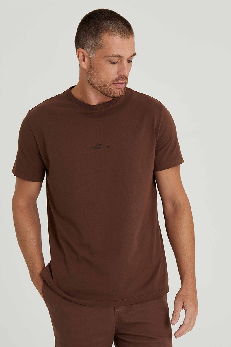 04 camiseta feeling marrom