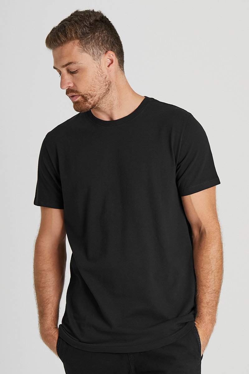 02 camiseta crepe preto