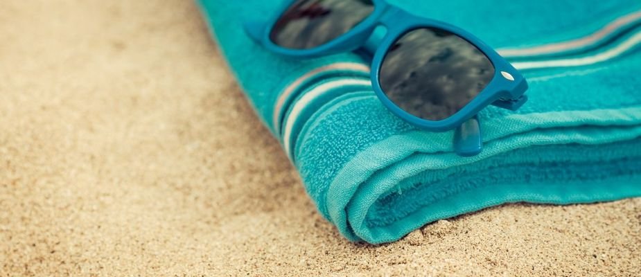 Toalha de praia e toalha de banho: as principais diferenças