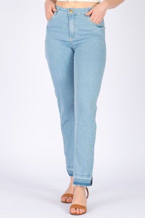 Calça Jeans Mom Hot Pants com Barra Desfiada - Geração Moderna