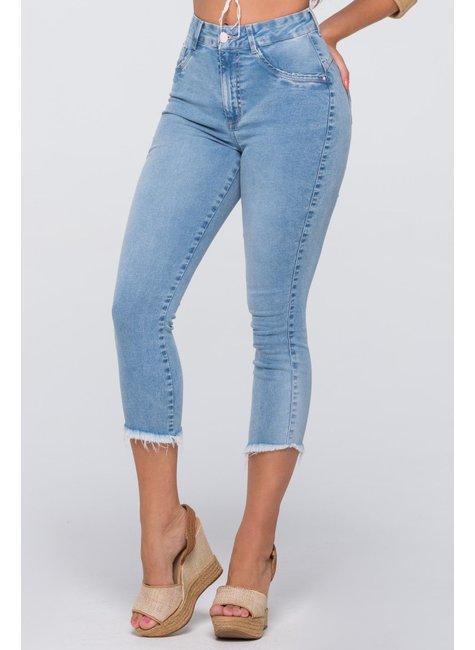 calca-jeans-cropped-hot-pants-destroyed-10841-3931