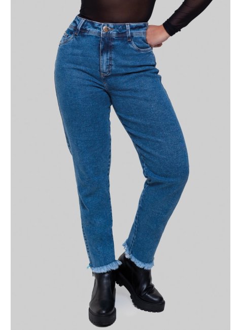 03 calca jeans mom hot pants com barra desfiada jeans medio 32