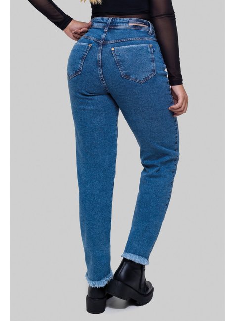 04 calca jeans mom hot pants com barra desfiada jeans medio 32
