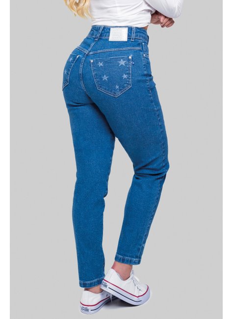 04 calca mom jeans com estampa de estrelas