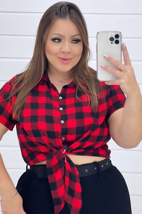 Top cropped xadrez vermelho com faixas brancas