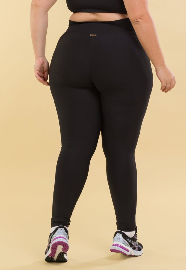 Calça legging feminina plus size básica preta