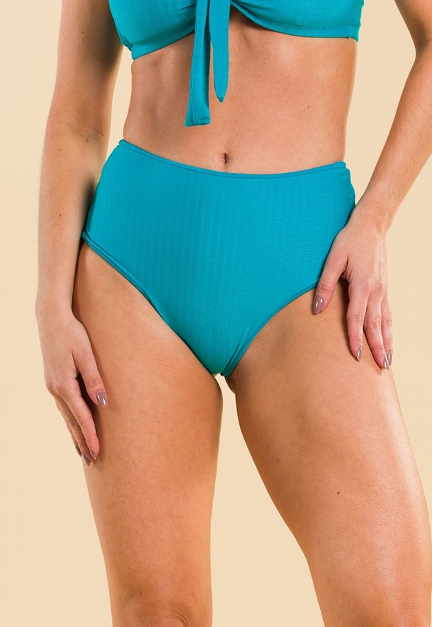 Hot Pants Com Detalhes Laterais Branco Texturizado - Ilha Bikini