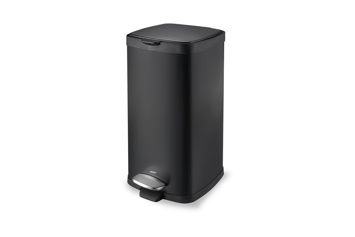 lixeira c pedal e balde brinox 20 litros preta