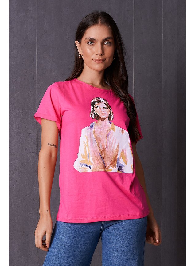 camiseta com estampa localizada de malha rosa 1