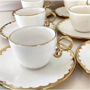 Jogo de Chá em Porcelana Egg Branco com Dourado - Bule Leiteira e Açucareiro