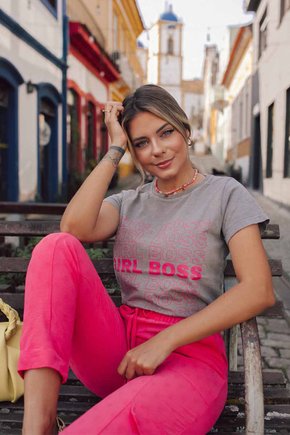 T-shirt Feminina Girl Boss Cinza