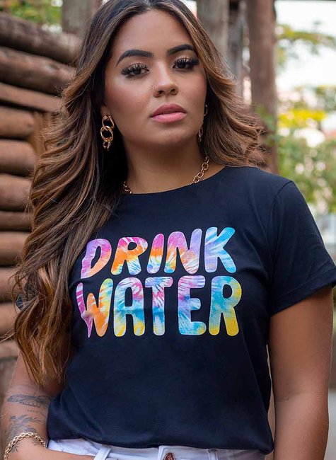 T-shirt Feminina Drink Water Preta