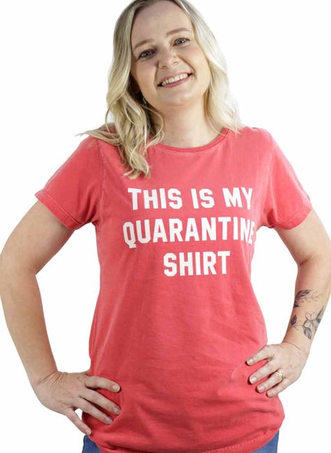 T-shirt Feminina Quarantine Vermelha T-shirt Feminina Quarantine Vermelha