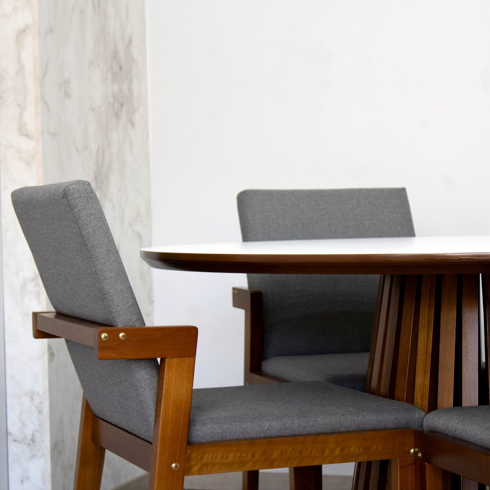 mesa de jantar redonda 120cm branca luana amadeirada com 4 cadeiras estofadas isabela cinza 1