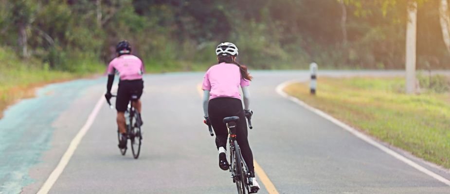 12 benefícios de andar de bicicleta: Conheça com a Manalinda!