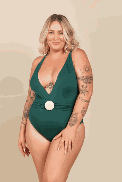 MAIÔ PLUS SIZE COM DECOTE PROFUNDO EM TIRAS FLORAL SERENA MARDU