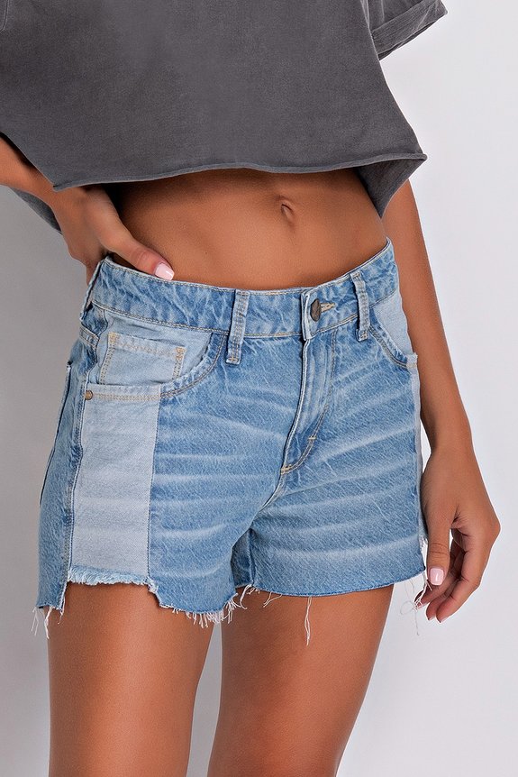 Shorts Jeans Feminino Madruga Vintage Claro Shorts Jeans Feminino Madruga Vintage Claro